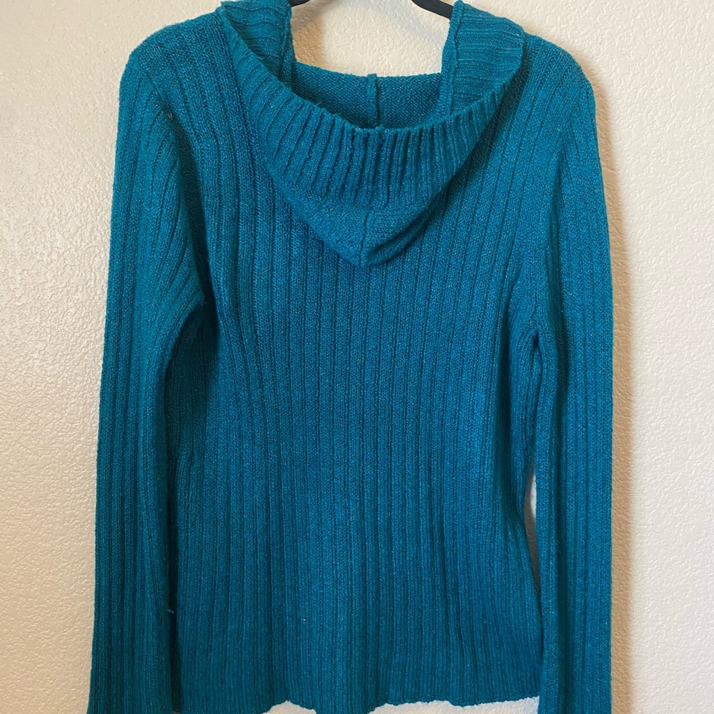 Maurice’s aqua blue hooded sweater.